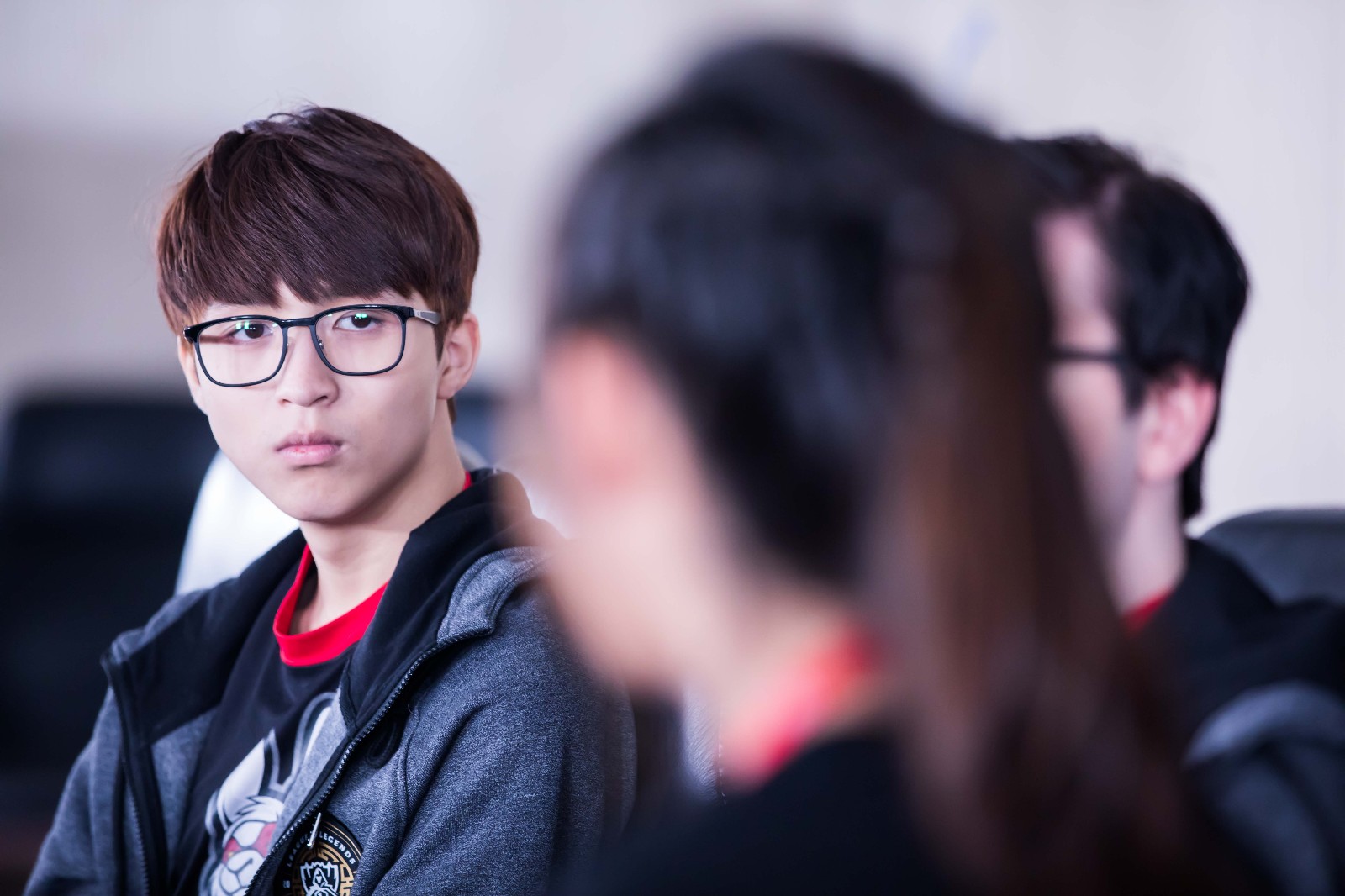 乐鱼-G2碾压CLG，Hanssama操刀奇招英雄翻盘四强赛2:1（首尔）