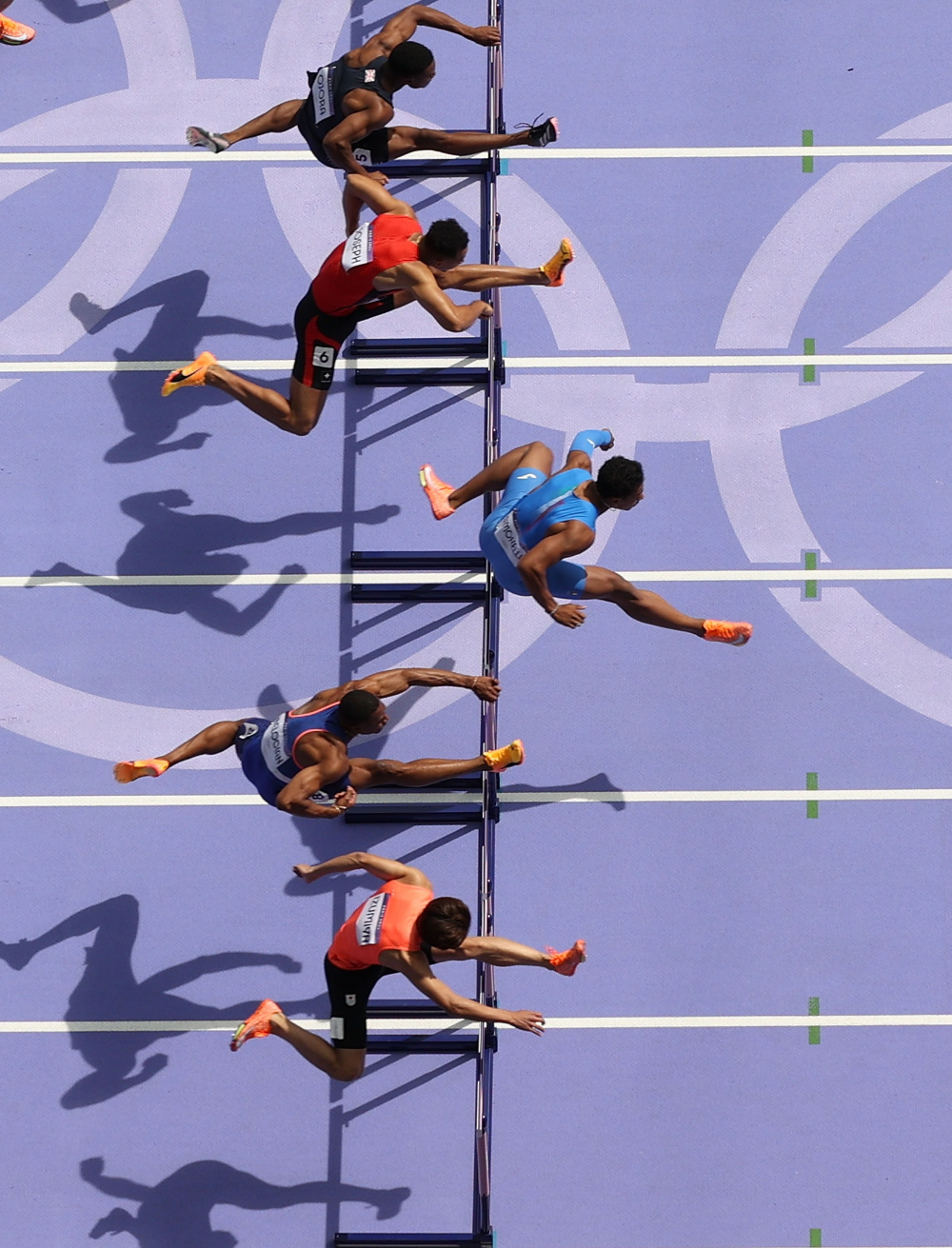 乐鱼体育网站入口-加拿大田径选手男子110米跨栏夺金