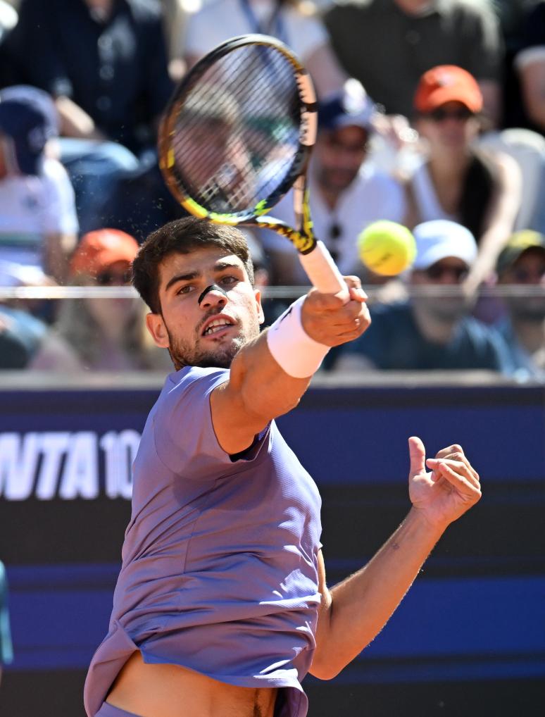 乐鱼官网-世界网球队鏖战西班牙网球队,阿尔卡拉斯爆发神勇的简单介绍