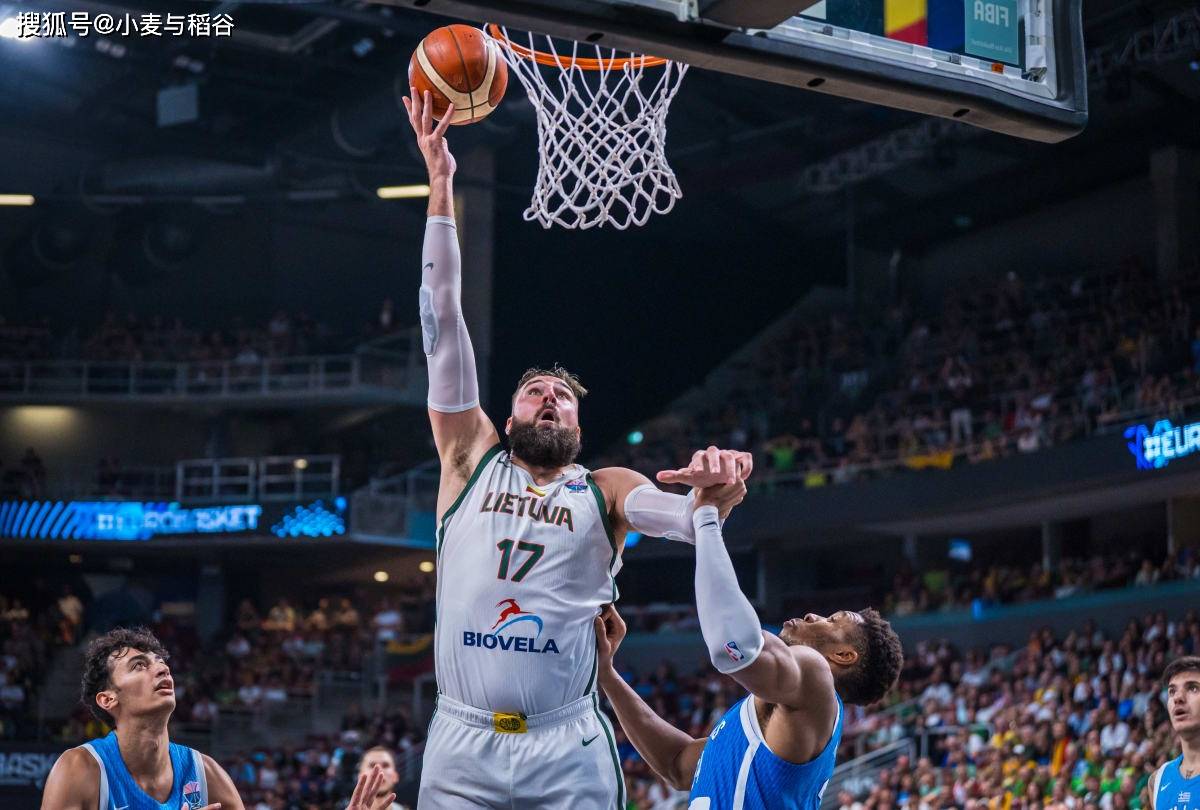 乐鱼官网-掘金险胜美国男篮,瓦兰丘纳斯送出助攻的简单介绍
