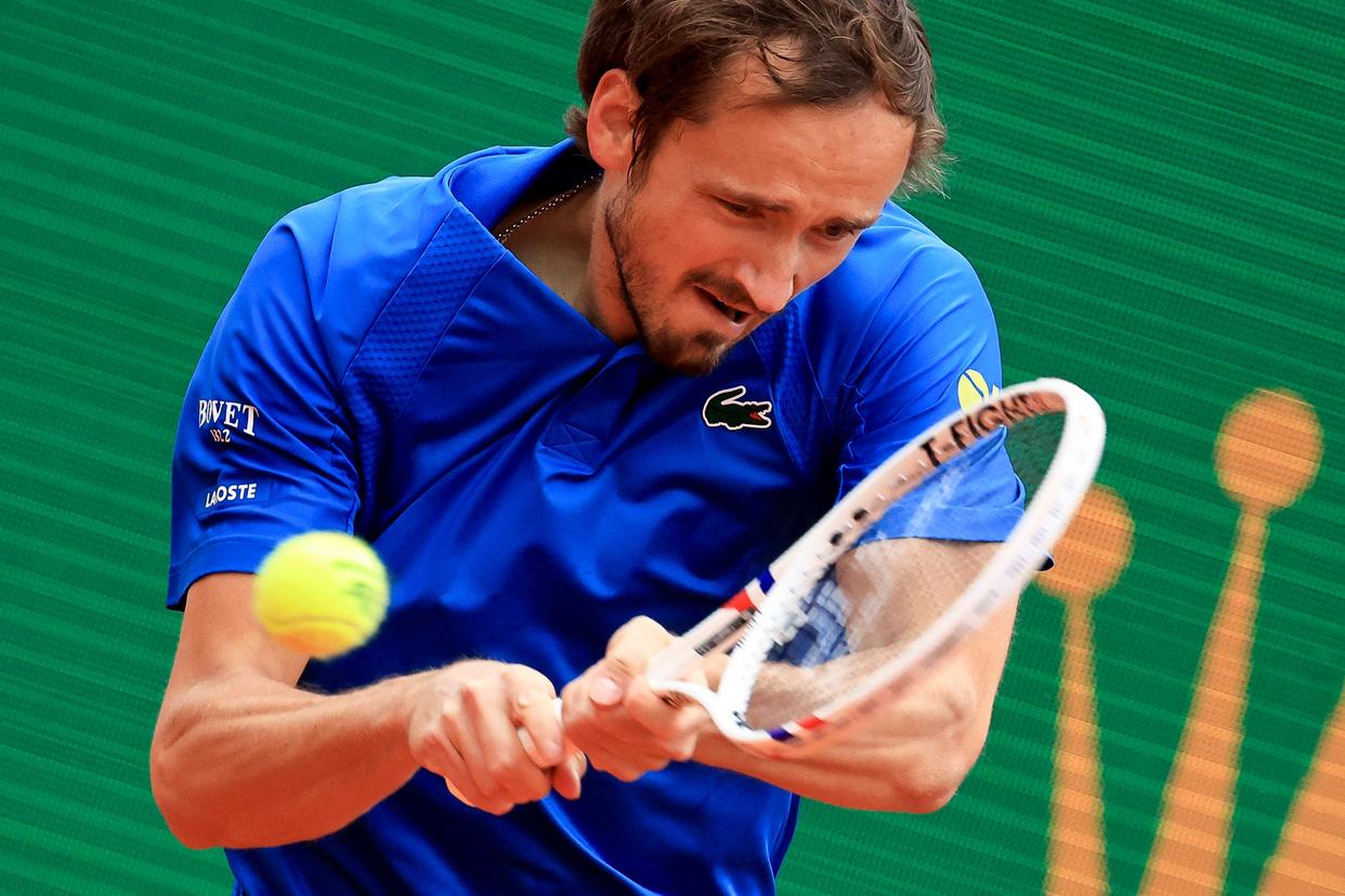 乐鱼-包含法国网球队轻取美国网球队,梅德韦杰夫绝境逆转的词条