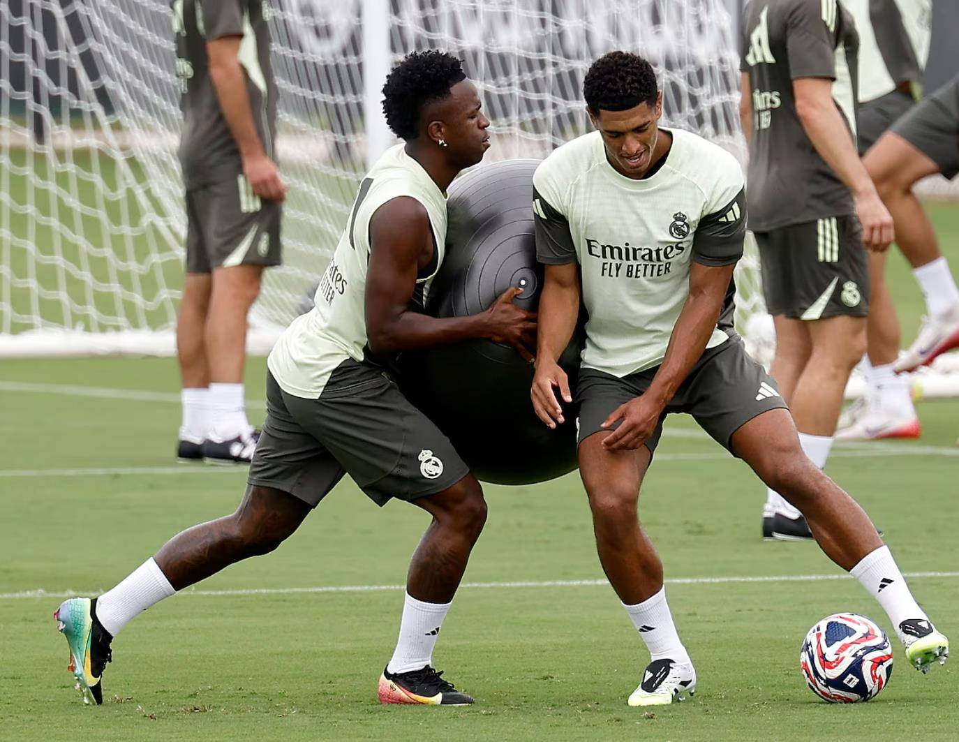 乐鱼 vip 注册-曼联轻取尤文，姆巴佩统治全场